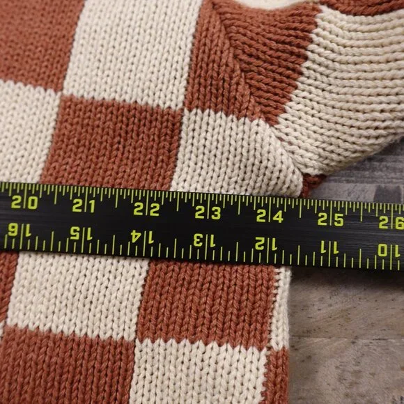 American Eagle Outfitters Rust and Cream Checkerboard Cardigan - Picture 3 of 9